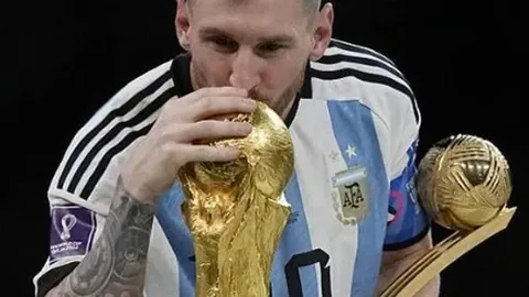 王子铭空降蓉城！明星博主亲临成都蓉城俱乐部，报到盛宴即将开启！