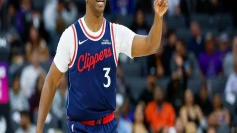 郑钦文迈阿密WTA1000赛八强大关成功跨越